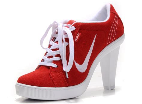 nike heel sneaker women